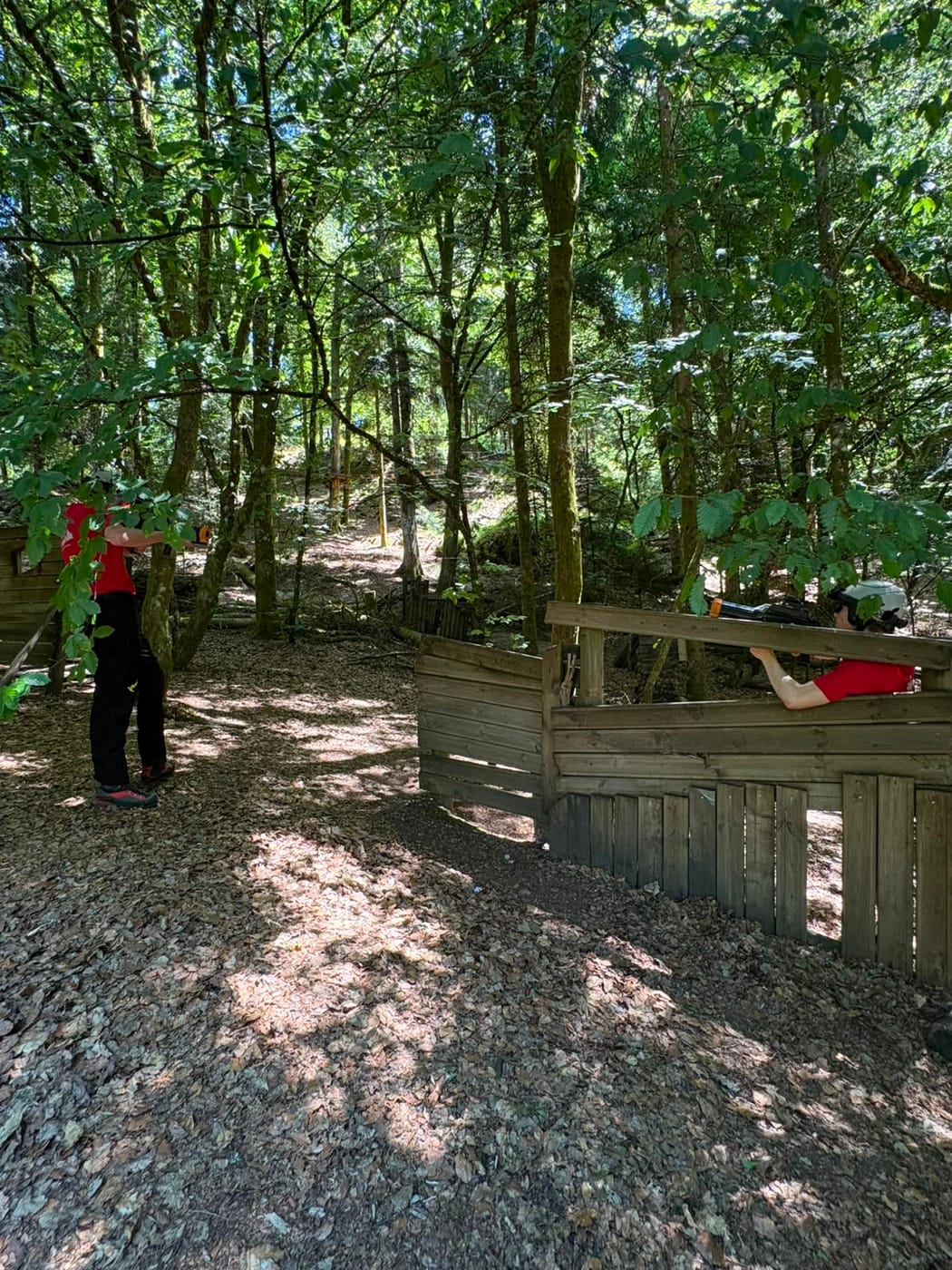 Partie de Laser'Aventure en forêt