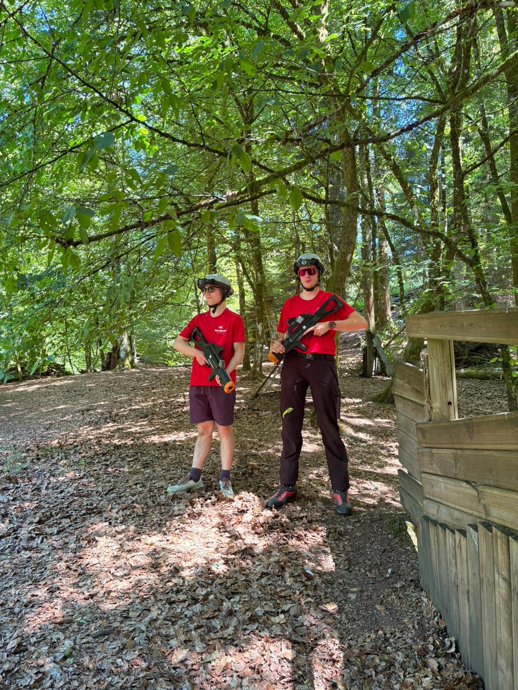 Partie de Laser'Aventure en forêt